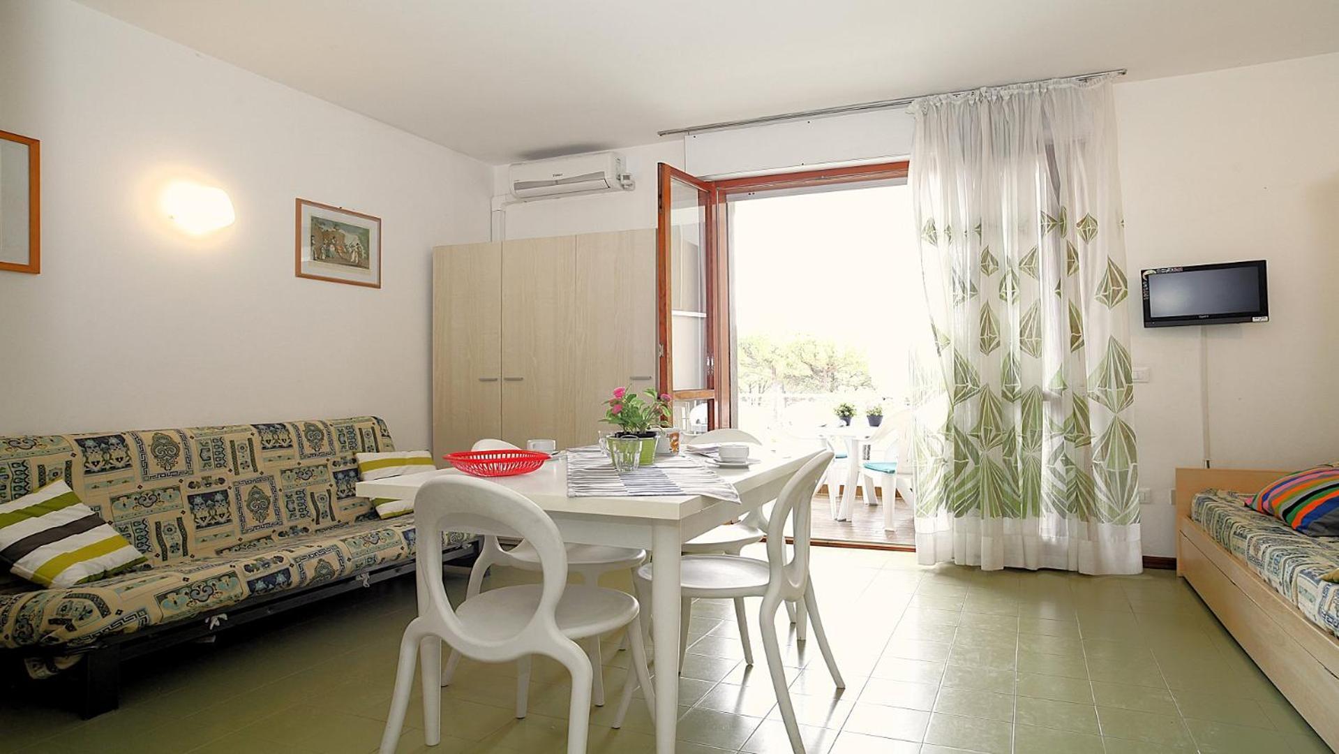 Residenza Gardenia Apartment Lignano Sabbiadoro Bagian luar foto